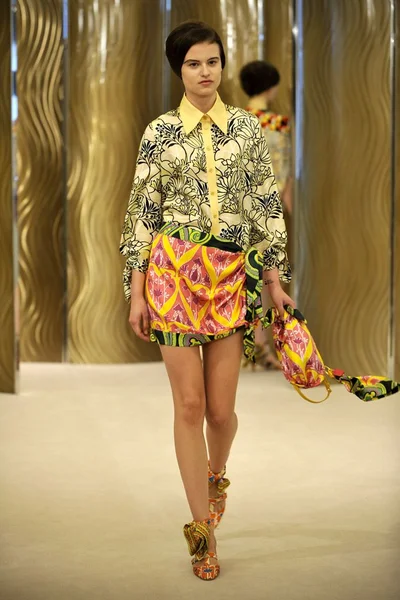 Look 18